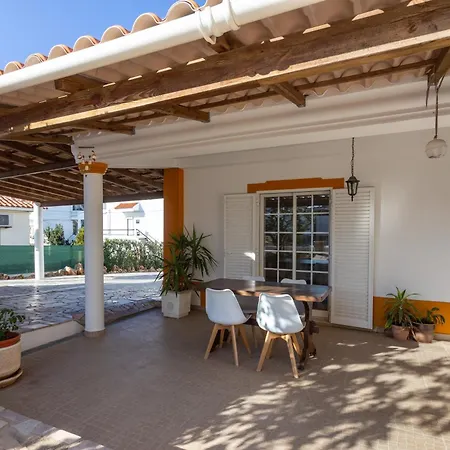 Ferienhaus Blife Moustachya *